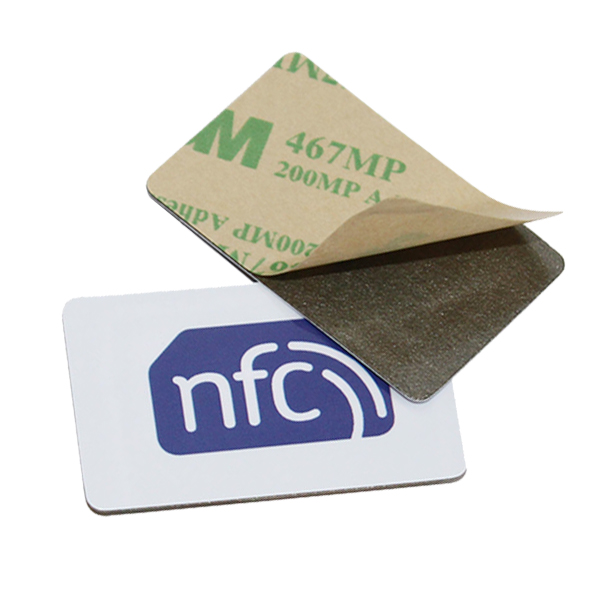 Adesivo RFID em metal NTAG 215
